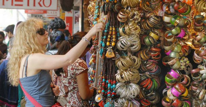 shopping streets of mumbai