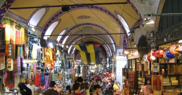 shopping streets of mumbai